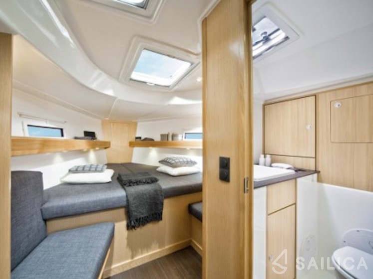 Bavaria 40 - Yacht Charter Sailica