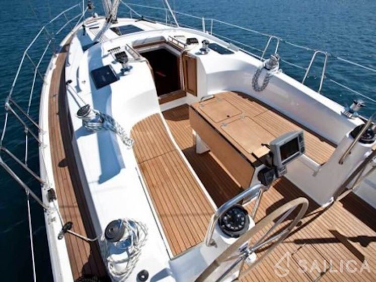 Bavaria 40 - Yacht Charter Sailica