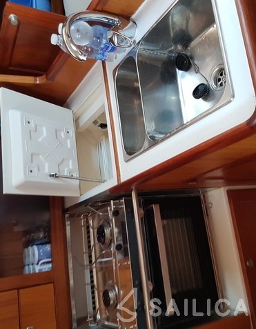 Elan 333 - Yacht Charter Sailica