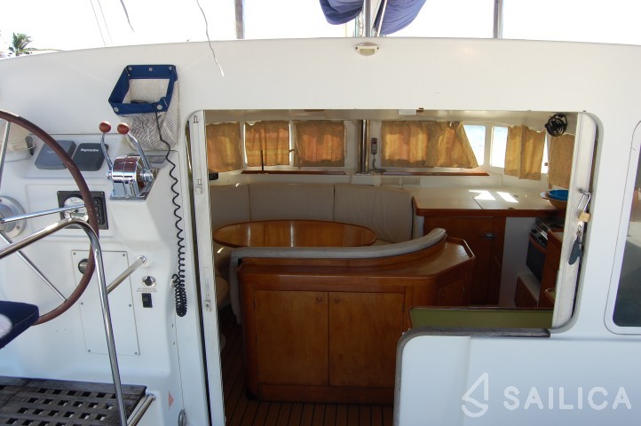 Lagoon 410 - Yacht Charter Sailica