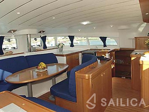 Lagoon 410 - Yacht Charter Sailica