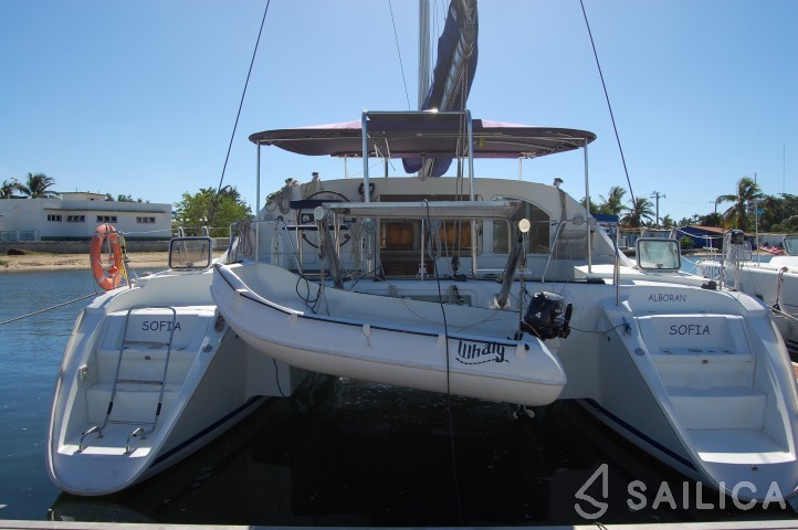 Lagoon 410 - Yacht Charter Sailica