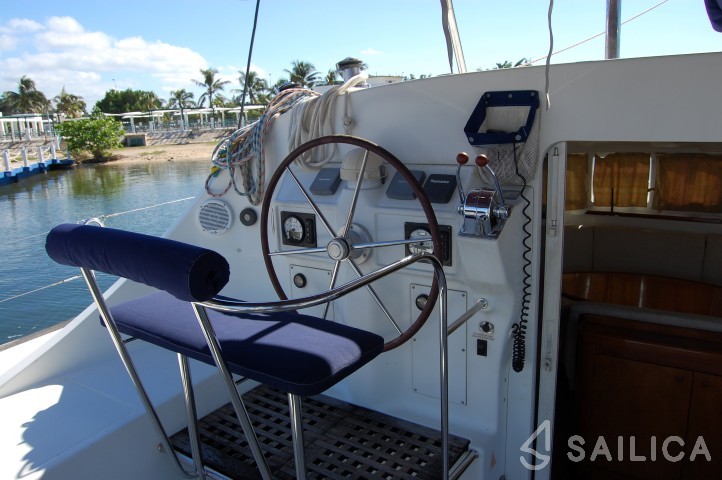 Lagoon 410 - Yacht Charter Sailica