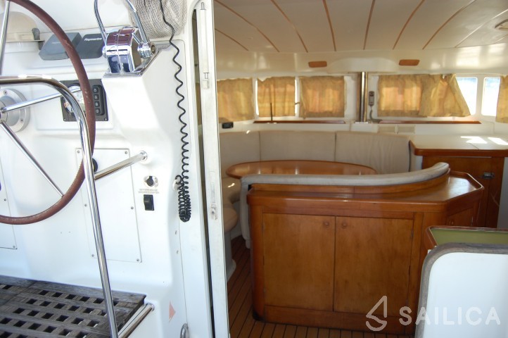 Lagoon 410 - Yacht Charter Sailica