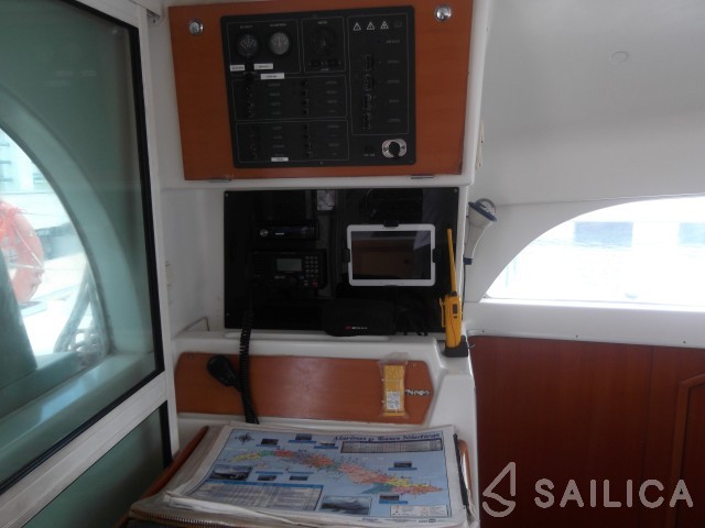 Lagoon 380 - Yacht Charter Sailica