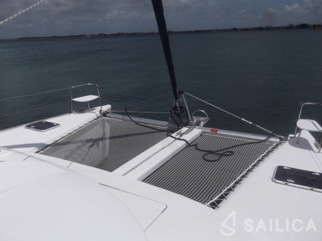 Lagoon 380 - Yacht Charter Sailica