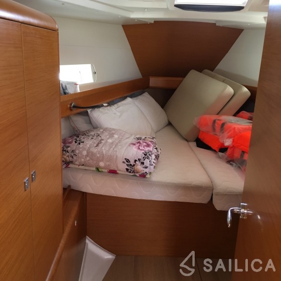 Sun Odyssey 419 - Yacht Charter Sailica