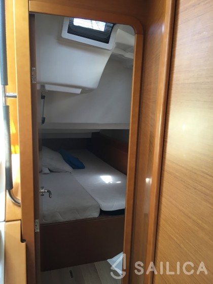 Sun Odyssey 419 - Yacht Charter Sailica