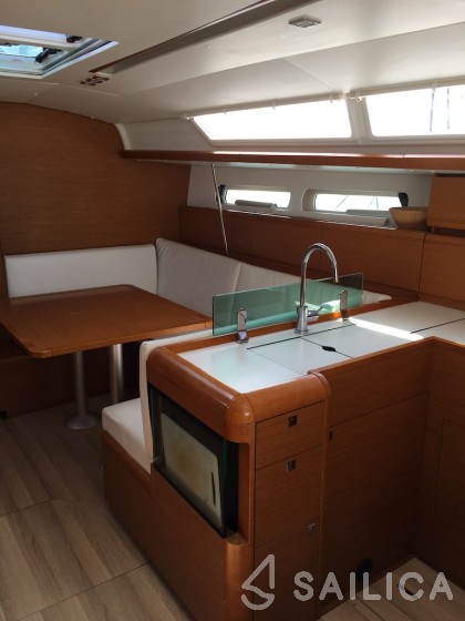 Sun Odyssey 419 - Yacht Charter Sailica