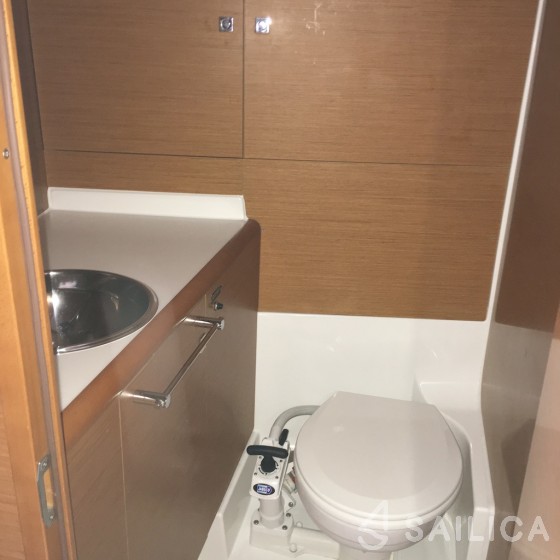 Sun Odyssey 419 - Yacht Charter Sailica
