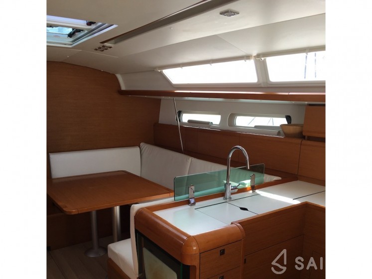 Sun Odyssey 419 - Yacht Charter Sailica