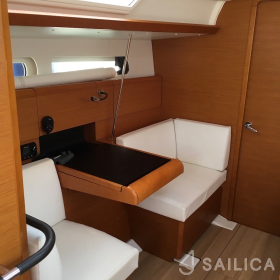 Sun Odyssey 419 - Yacht Charter Sailica