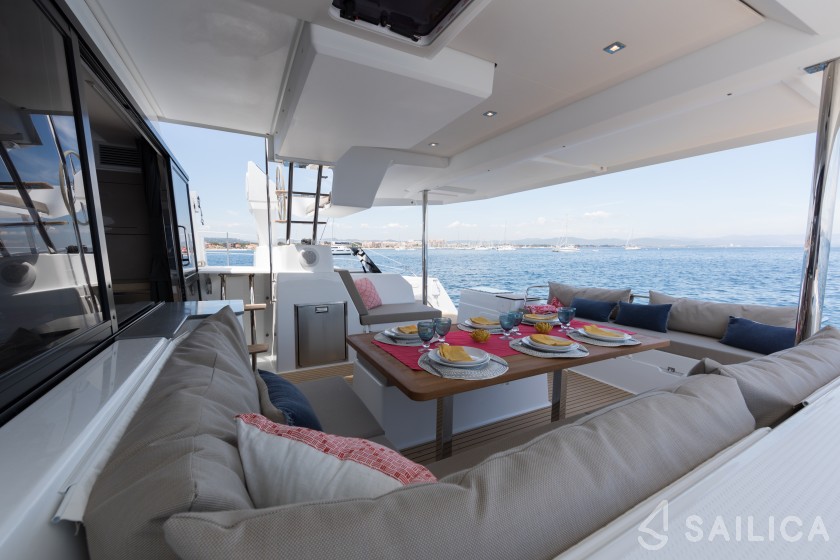 Tanna 47 - Yacht Charter Sailica