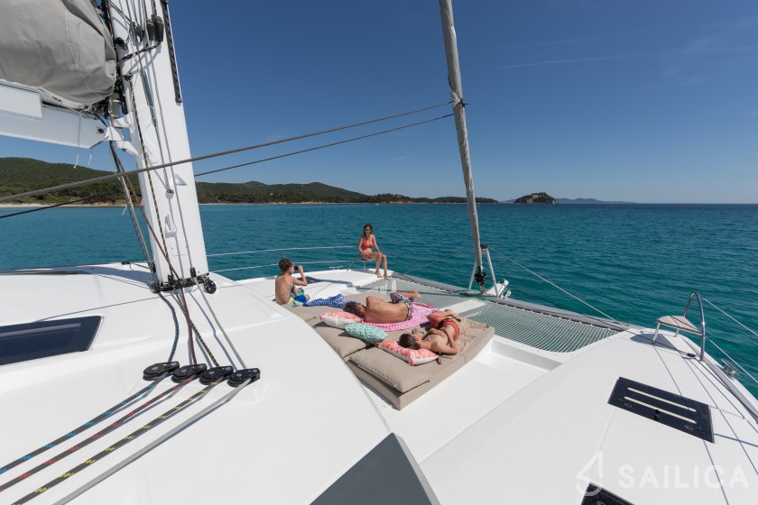 Tanna 47 - Yacht Charter Sailica