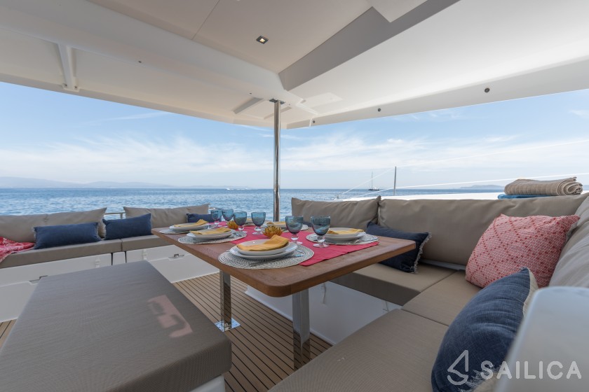 Tanna 47 - Yacht Charter Sailica