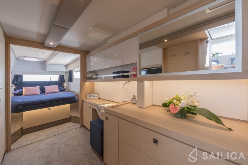 Tanna 47 - Yacht Charter Sailica