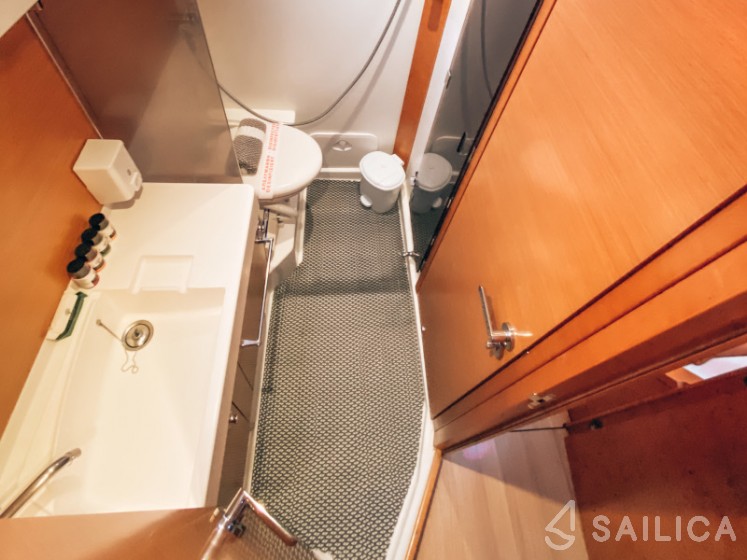 Sun Odyssey 509 - Yacht Charter Sailica