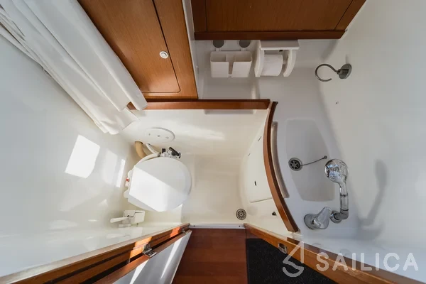 Oceanis 46 - Yacht Charter Sailica