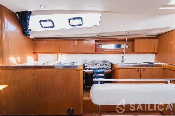 Oceanis 46 - Yacht Charter Sailica