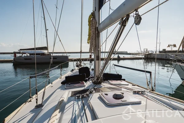 Oceanis 46 - Yacht Charter Sailica