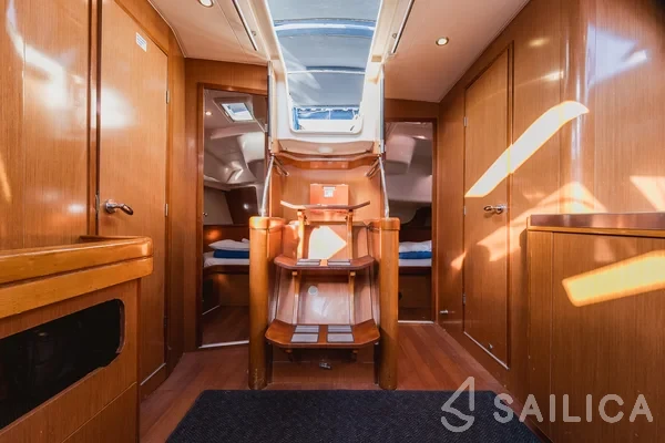 Oceanis 46 - Yacht Charter Sailica