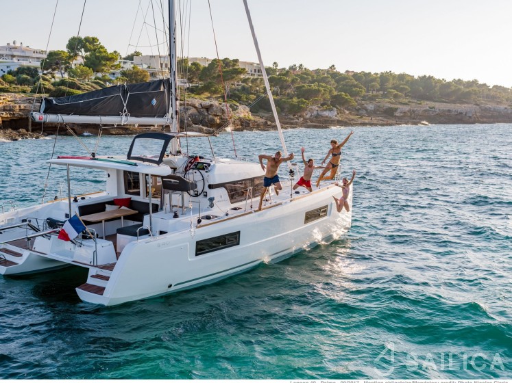 Lagoon 40 - Yacht Charter Sailica