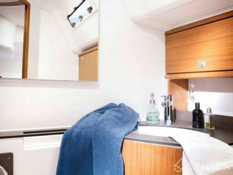 Bavaria 46 Cruiser - Yacht Charter Sailica