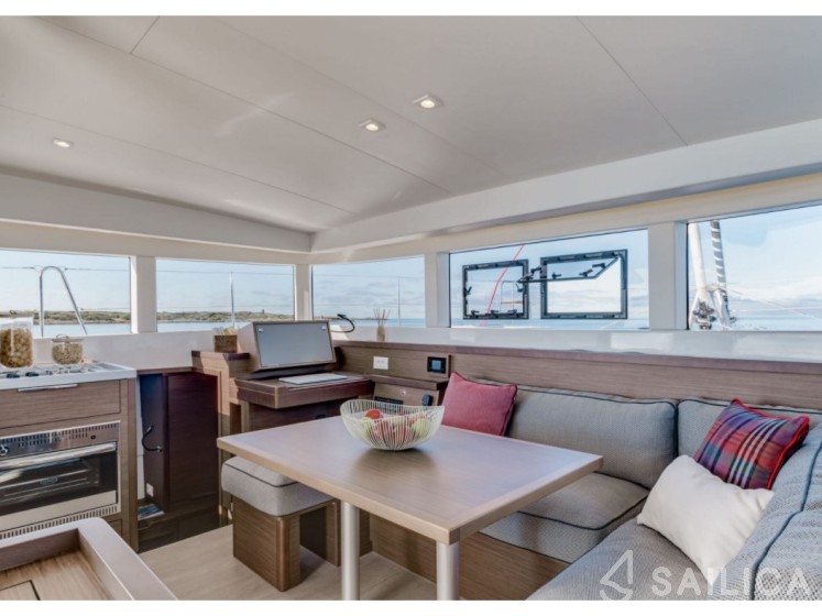 Lagoon 40 - Yacht Charter Sailica