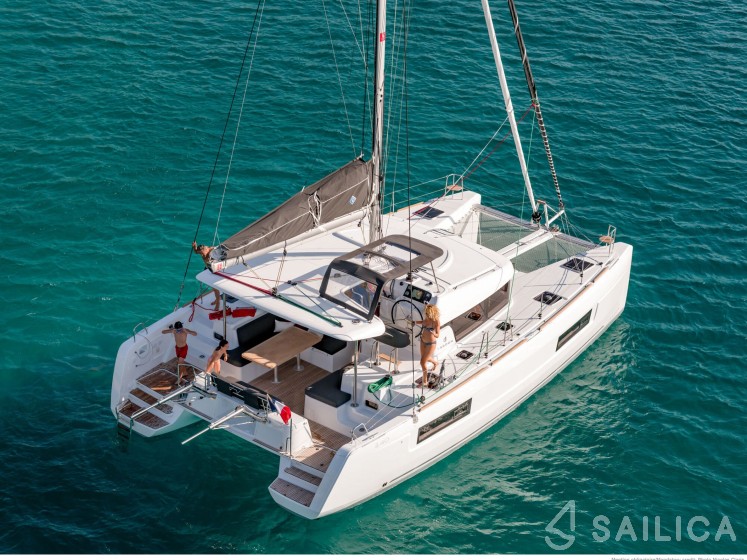 Lagoon 40 - Yacht Charter Sailica