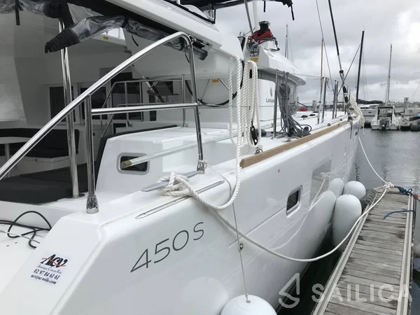 Lagoon 450 S - 4 + 2 cab. - Yacht Charter Sailica