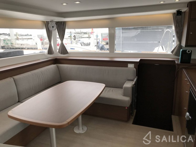 Lagoon 450 S - 4 + 2 cab. - Yacht Charter Sailica