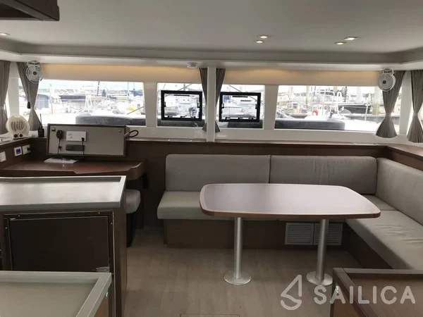 Lagoon 450 S - 4 + 2 cab. - Yacht Charter Sailica