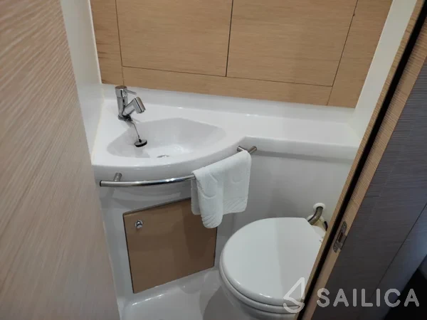 Elan 40 Impression - Yacht Charter Sailica