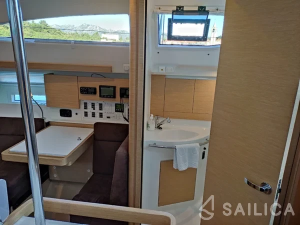 Elan 40 Impression - Yacht Charter Sailica
