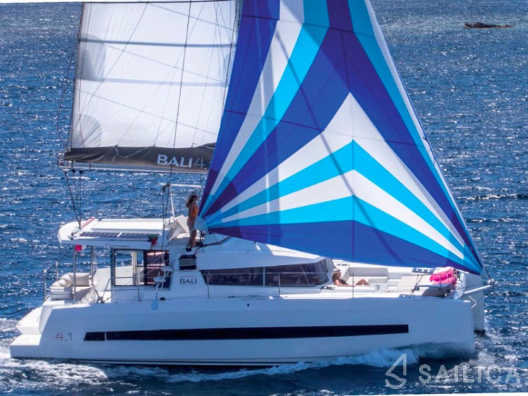 Bali 4.1 - Yacht Charter Sailica
