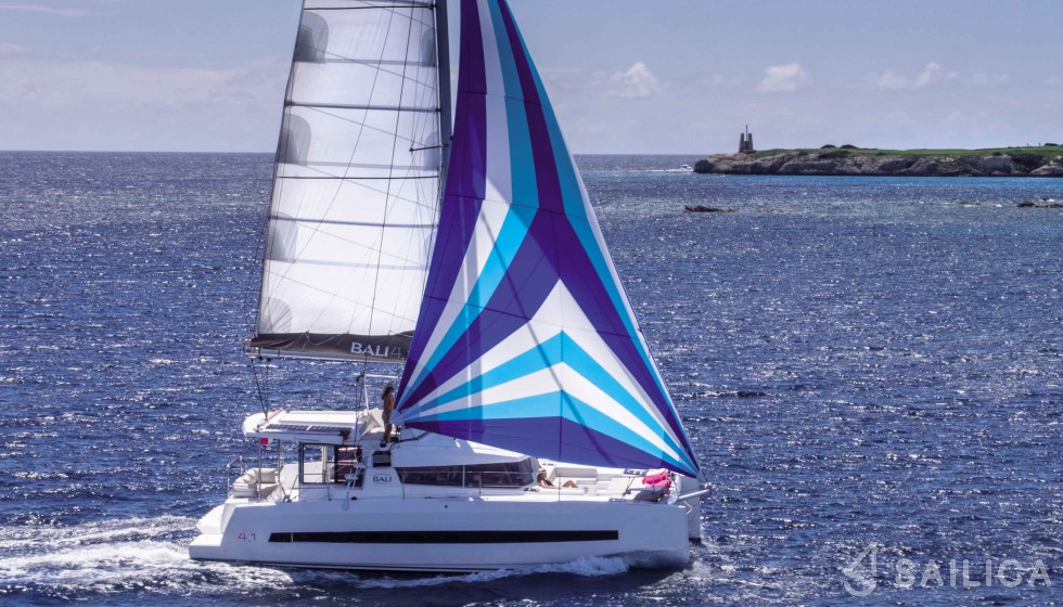 Bali 4.1 - Yacht Charter Sailica