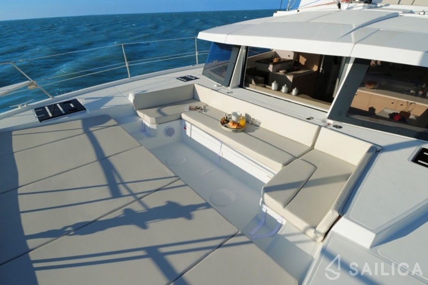 Bali 4.1 - Yacht Charter Sailica