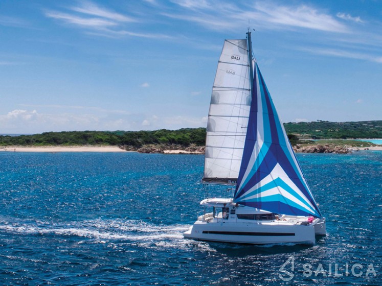 Bali 4.1 - Yacht Charter Sailica