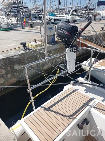 Oceanis 51.1 - Yacht Charter Sailica