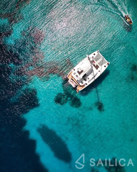 Lagoon 450  Flybridge - Yacht Charter Sailica