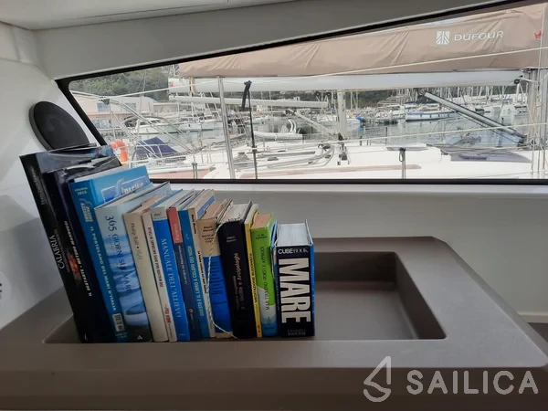 Bali 4.1 - Yacht Charter Sailica