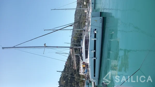 Bali 4.1 - Yacht Charter Sailica