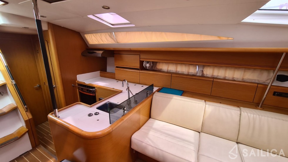 Jeanneau 53 - Yacht Charter Sailica