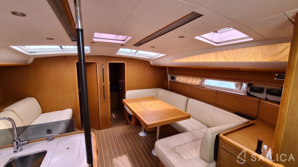 Jeanneau 53 - Yacht Charter Sailica