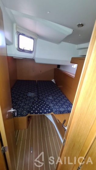 Jeanneau 53 - Yacht Charter Sailica