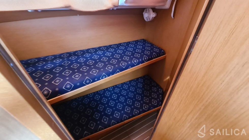 Jeanneau 53 - Yacht Charter Sailica