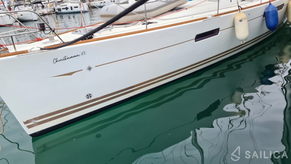 Jeanneau 53 - Yacht Charter Sailica