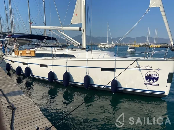 Bavaria 41 Cruiser - Yacht Charter Sailica