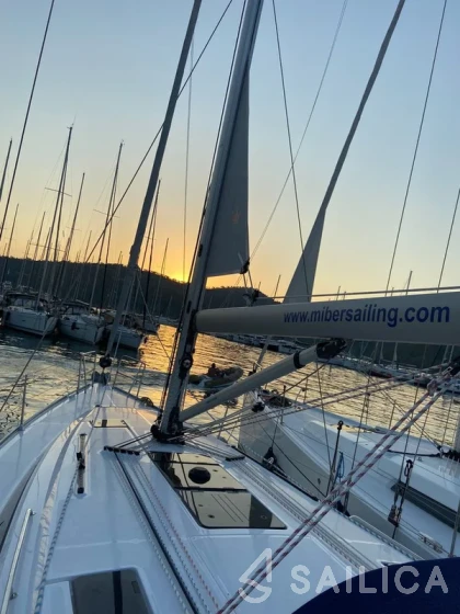 Bavaria 41 Cruiser - Yacht Charter Sailica