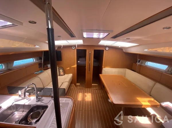 Jeanneau 53 - Yacht Charter Sailica